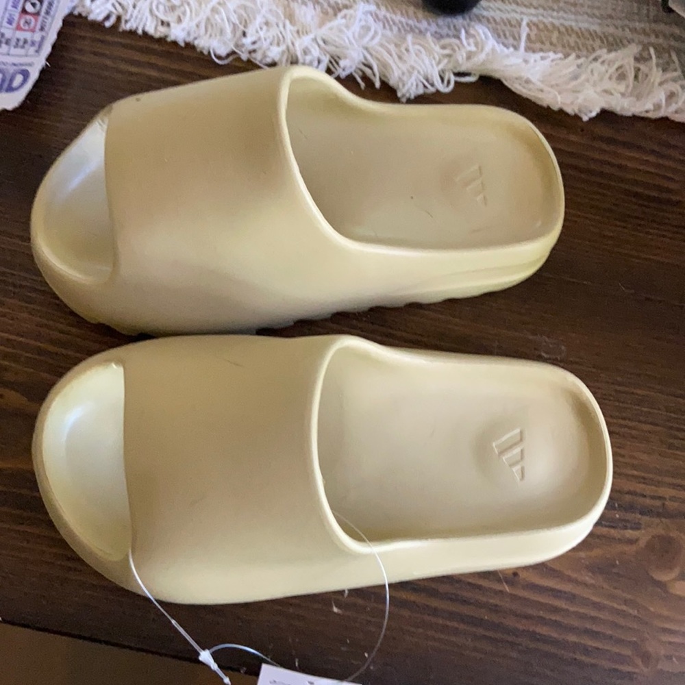 Yeezy like slides for sale brand new